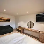 Lejlighedshotel Ludvikova Bouda 4*