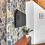 Lejlighedshotel Ludvikova Bouda 4*